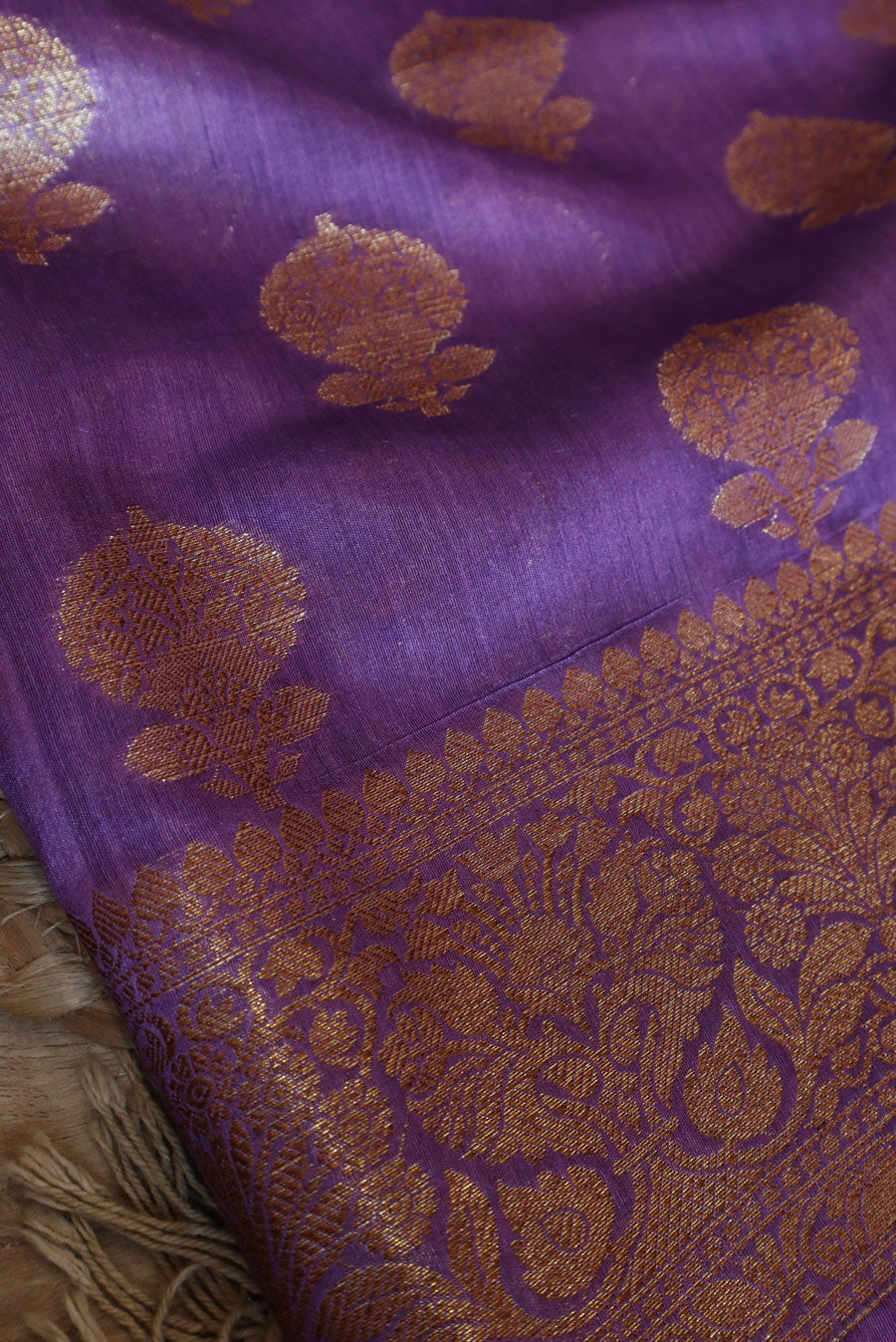 Aakruti (Munga Silk)