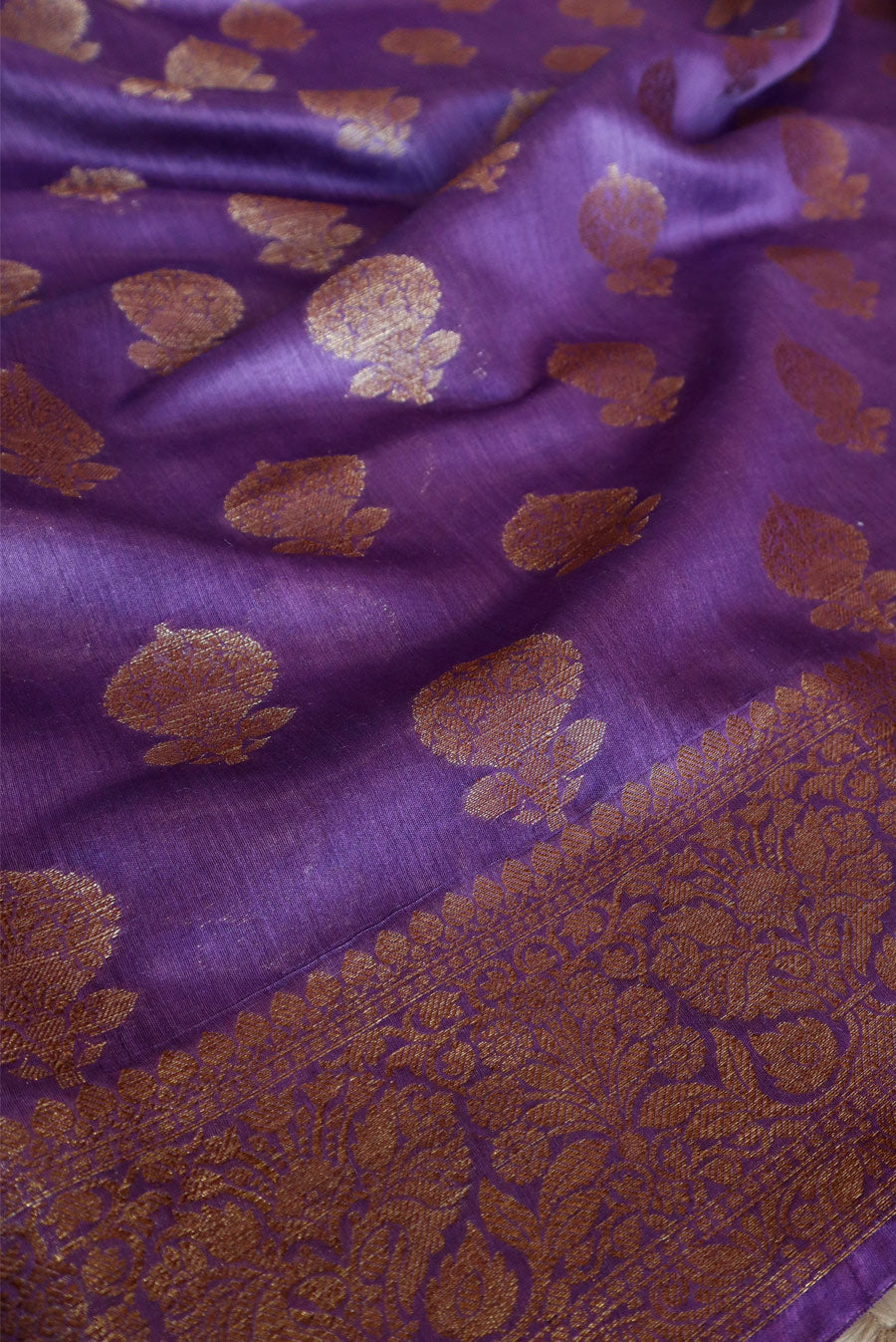 Aakruti (Munga Silk)